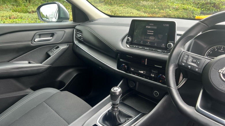 Nissan Qashqai 1.3 DiG-T MH Acenta Premium 5dr Petrol Hatchback